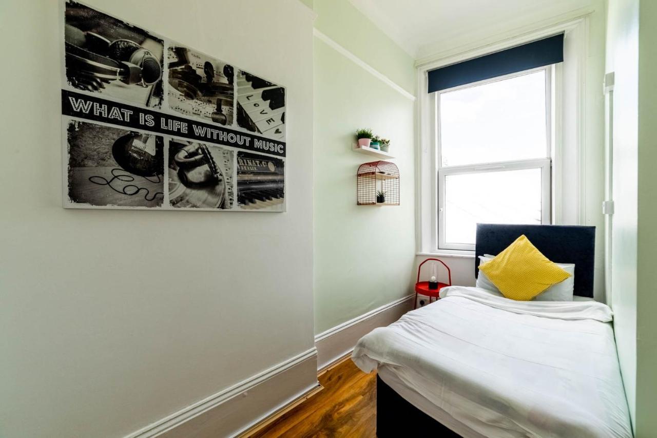 Book A Bed Hostels Лондон Екстер'єр фото
