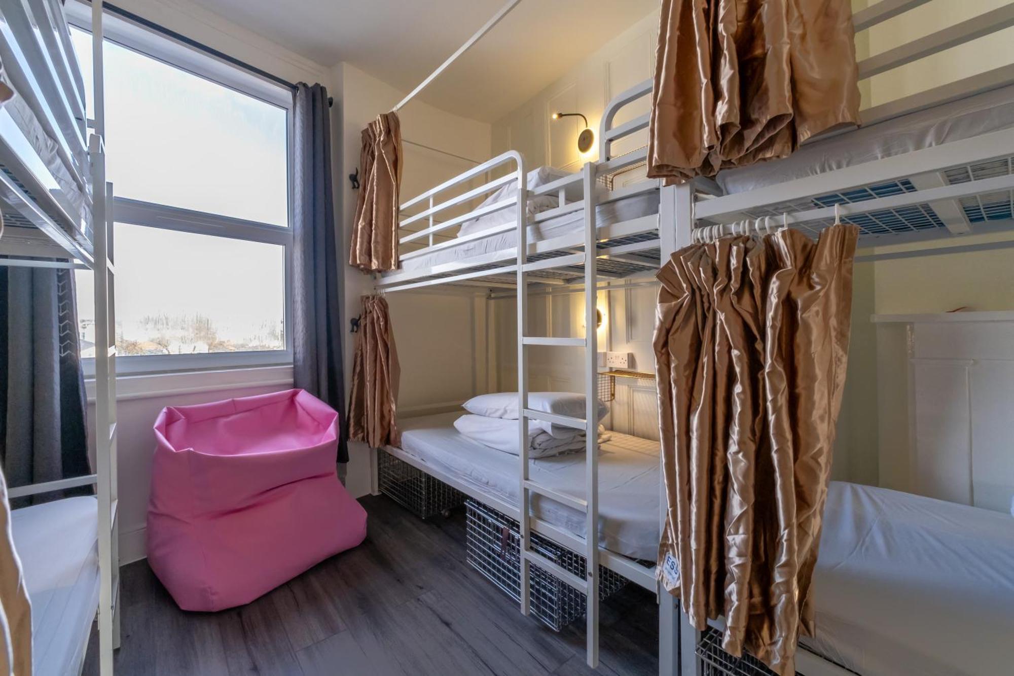 Book A Bed Hostels Лондон Екстер'єр фото